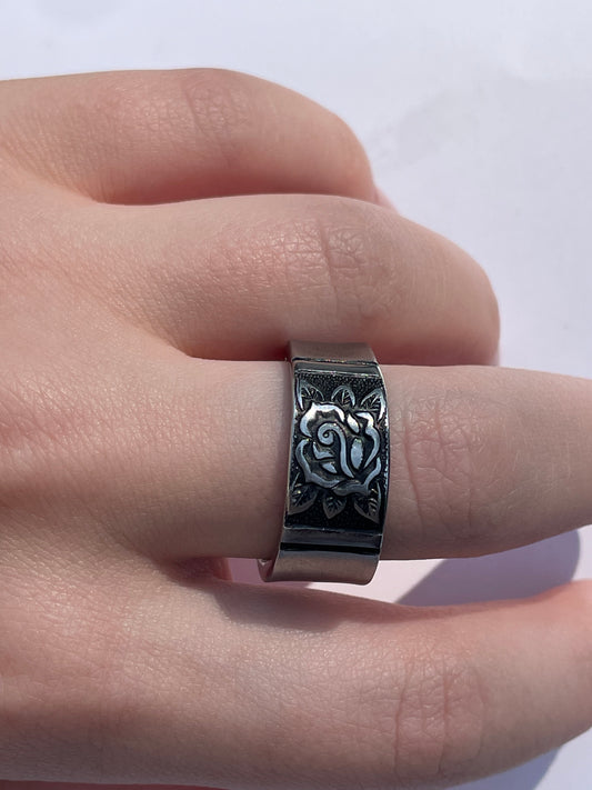 rose size 9.5-10 spoon ring